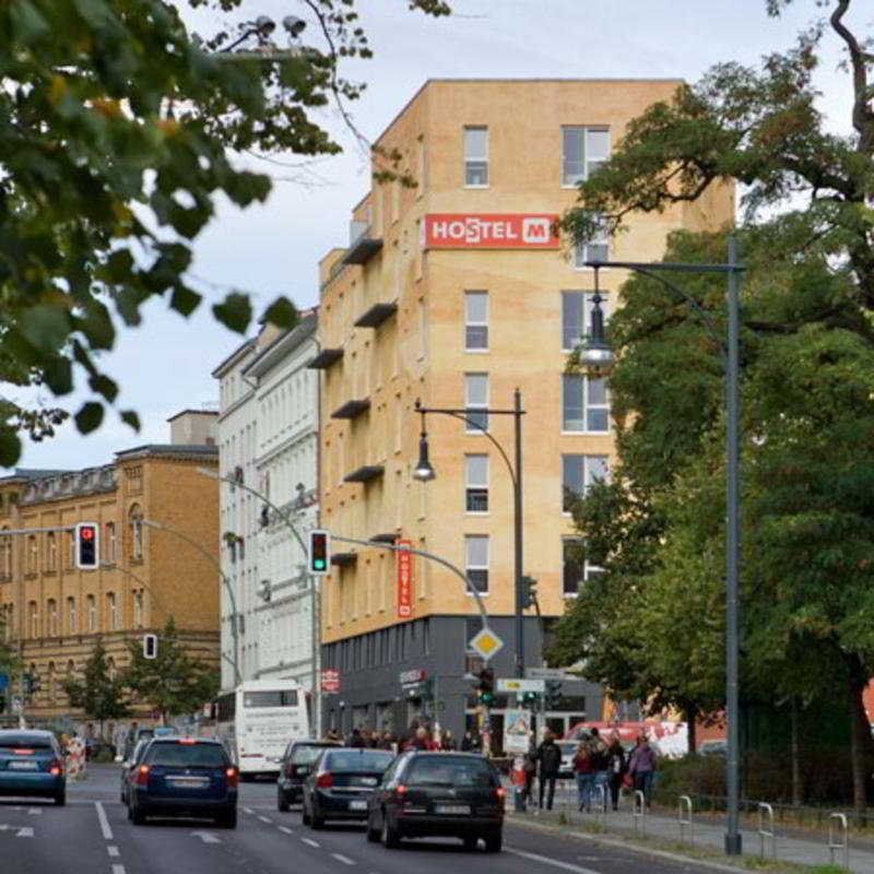 Meininger Hotel Berlin Alexanderplatz Exterior foto